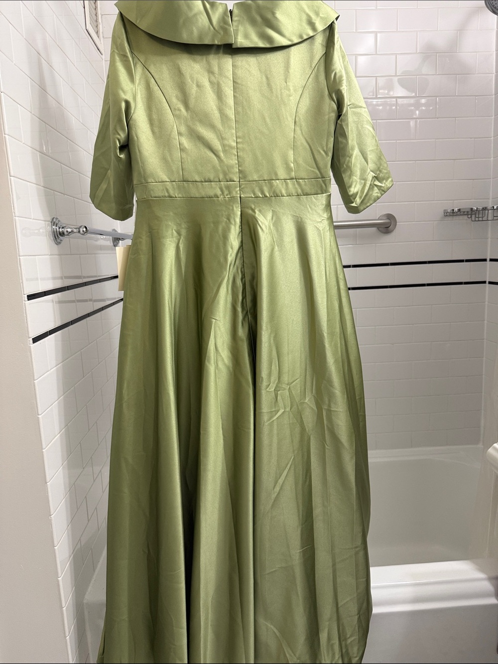 NWT Lanting Clover A Line Sheath Floor Length Beaded & Embroidered Formal Gown - Picture 3 of 9